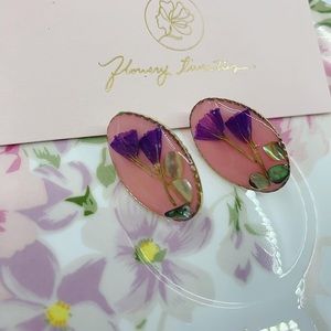 Handmade earring w/ dry flower bud